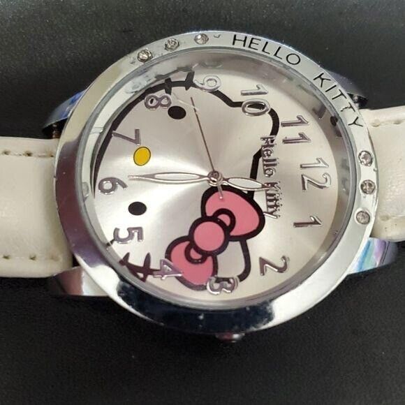 Cream and silver tone Hello Kitty watch - Picture 3 of 12
